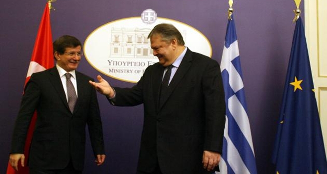 Απόπειρα δολοφονίας Νταβούτογλου στην Αθήνα &quot;ανακάλυψαν&quot; οι Τούρκοι