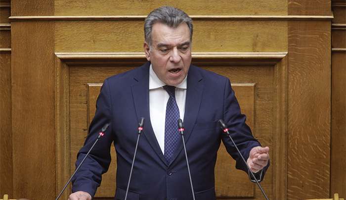 ΜΑΝΟΣ ΚΟΝΣΟΛΑΣ: «Nα ενταχθεί το Κέντρο Υγείας Πάτμου στο πρόγραμμα οικονομικής ενίσχυσης για τους γιατρούς που υπηρετούν σε απομακρυσμένα νησιά»
