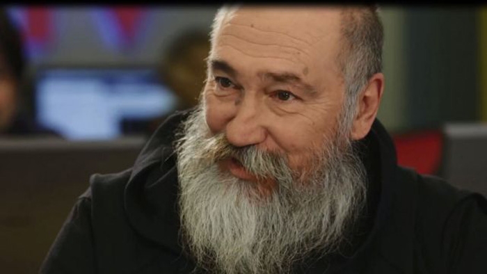 Πέθανε ο Τζίμης Πανούσης