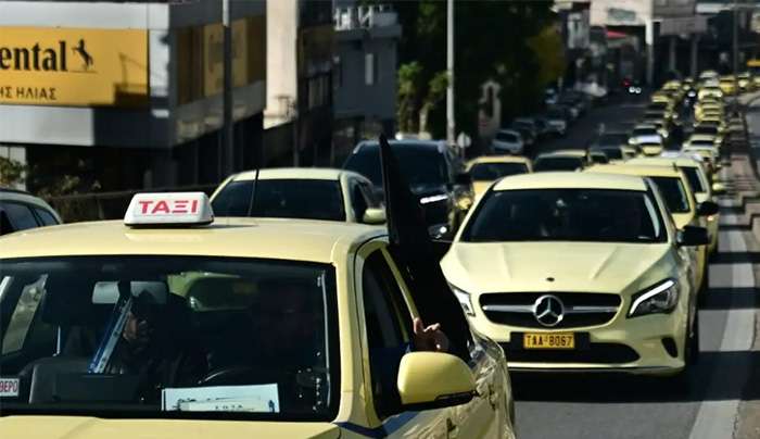 48ωρη απεργία ανακοίνωσαν οι οδηγοί ταξί της Αττικής στις 13 και 14 Ιανουαρίου