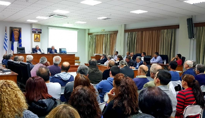 Ο ΠΕΡΙΦΕΡΕΙΑΡΧΗΣ ΣΤΗΝ ΚΑΡΠΑΘΟ ΓΙΑ ΤΑ ΑΝΟΙΧΤΑ ΖΗΤΗΜΑΤΑ ΤΟΥ ΝΗΣΙΟΥ