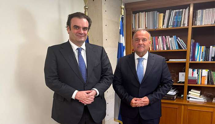 Συνάντηση Γιάννη Παππά με τον Κυριάκο Πιερρακάκη για τη φορολογία, τη ρευστότητα και τις μικρομεσαίες επιχειρήσεις.