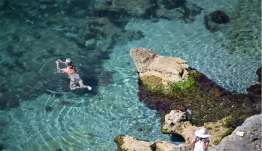 Καιρός σήμερα: Λιακάδα, ζέστη και ισχυροί βόρειοι άνεμοι στο Αιγαίο – Βροχές σε βόρεια ηπειρωτικά και τα Δωδεκάνησα