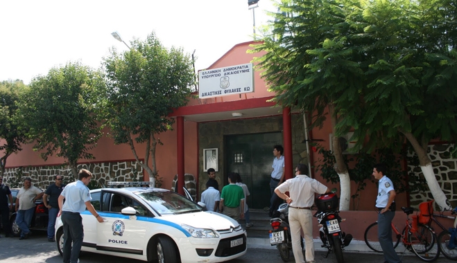 Οι διπλάσιοι από το προβλεπόμενο κρατούνται στις φυλακές της Κω