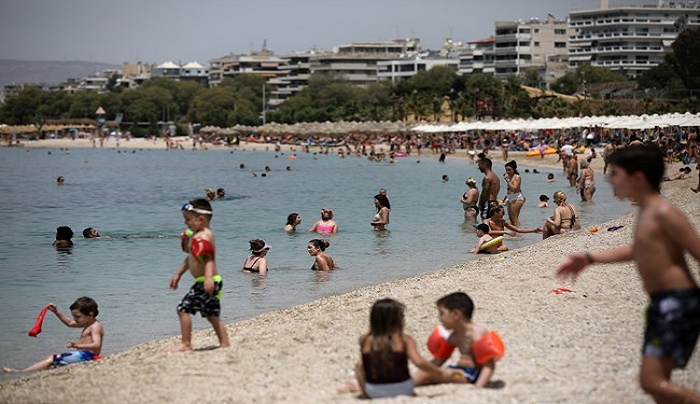 Η Ελλάδα σώζει το καλοκαίρι των Ευρωπαίων - Αναφορές και εικόνες σε κορυφαία διεθνή ΜΜΕ