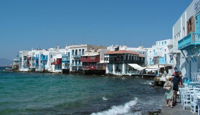 Υπεράνω υποψίας ο διακινητής που είχε γεμίσει τη Μύκονο ναρκωτικά!