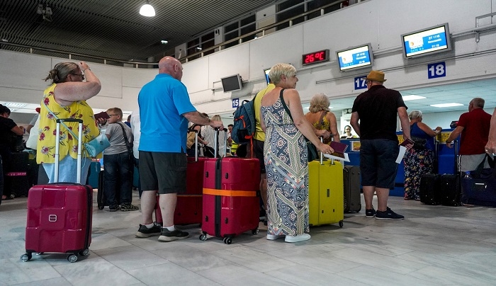 Thomas Cook: «Η κατάρρευση έφερε ντόμινο στον ελληνικό τουρισμό»