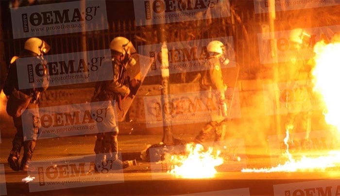 Πεδίο μάχης η Πατησίων από 100 άτομα - Μόλις 2 οι συλλήψεις (βίντεο)