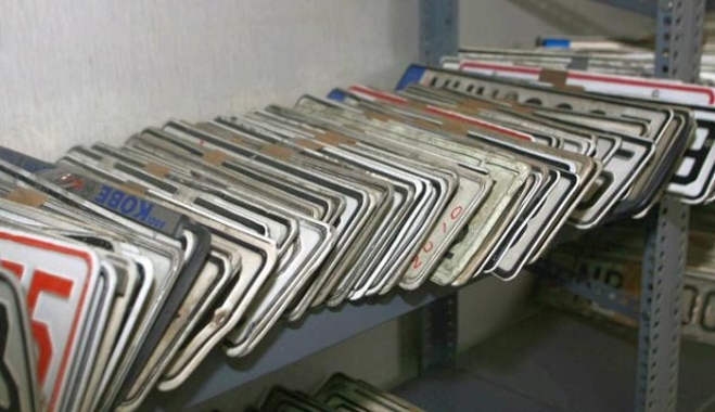 Από την εφορία στους δήμους ή και ταχυδρομικά η κατάθεση πινακίδων