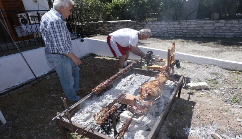 Πάσχα 2020 και απαγόρευση κυκλοφορίας: Στο τραπέζι υπερτριπλασιασμός προστίμων