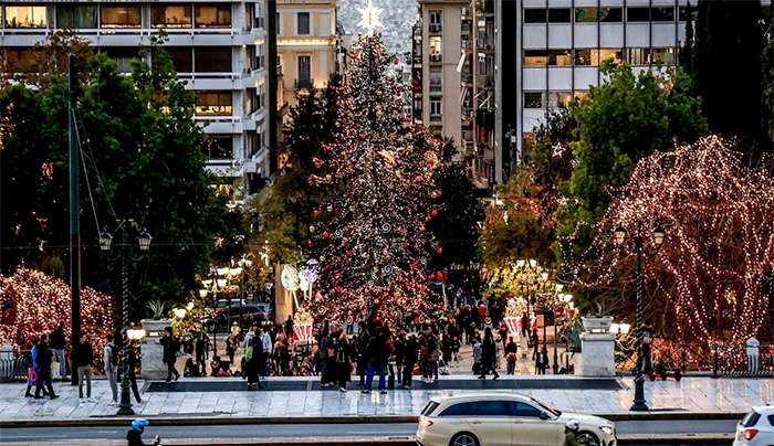 Μαγαζιά ανοιχτά σήμερα (15/12): Το ωράριο για τα καταστήματα που λειτουργούν την Κυριακή
