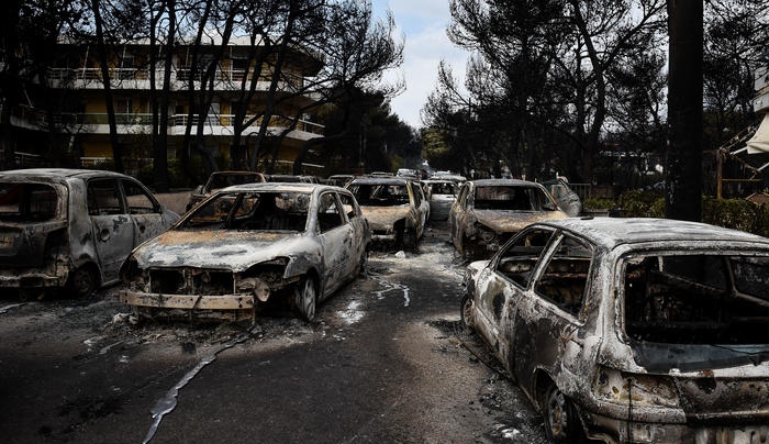 Μήνυση - κόλαφος του αδελφού της 26χρονης για τη φωτιά στο Μάτι