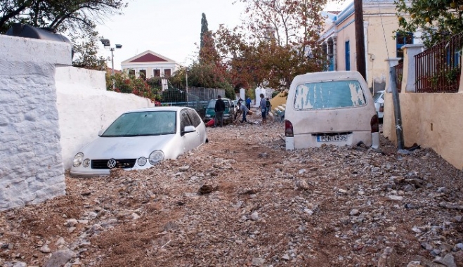 Βίντεο: Από δω ξεκίνησε ο χείμαρρος που "βούλιαξε" στη λάσπη την Σύμη