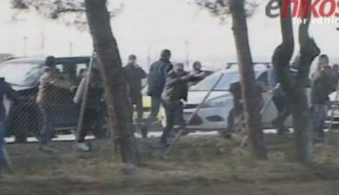 Κατάληψη σε στρατόπεδο που θα γίνει hotspot - ΒΙΝΤΕΟ