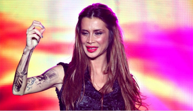 «Πόσες φορές» ονομάζεται το νέο single της Πάολα!