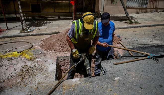 Άμεση διακοπή των υπαίθριων εργασιών όταν η θερμοκρασία ξεπερνά τους 38 βαθμούς - Μέτρα προστασίας όλων των εργαζομένων