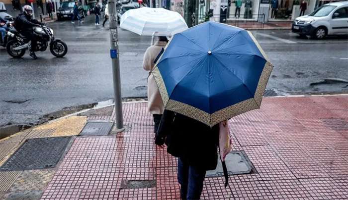 Καιρός σήμερα: Πτώση της θερμοκρασίας και χιονοπτώσεις στα ορεινά