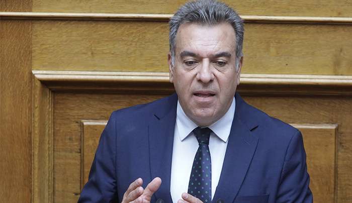 ΜΑΝΟΣ ΚΟΝΣΟΛΑΣ: «1.000 ακόμα στο πρόγραμμα απασχόλησης ανέργων άνω των 55 ετών στους Δήμους»