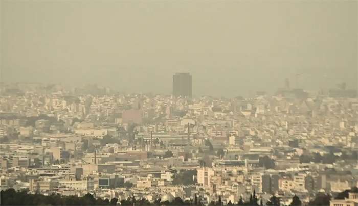 Καιρός σήμερα: Αφρικανική σκόνη και τοπικές βροχές,