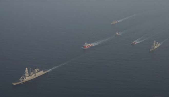 Αντίστροφη μέτρηση για το 48ωρο τελεσίγραφο Τραμπ στο Ιράν να ανοίξει τα Στενά του Ορμούζ
