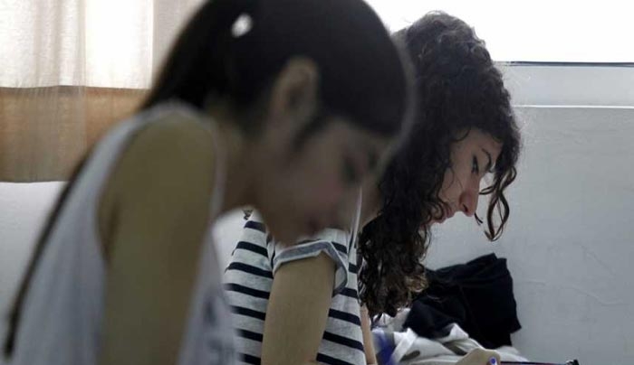Μειώνονται δραστικά οι ειδικότητες στα σχολεία