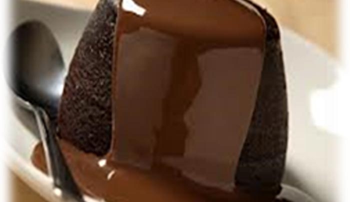 Σουφλέ σοκολάτα και σάλτσα σοκολάτα από τον σεφ Δημήτρη Κουλλιά