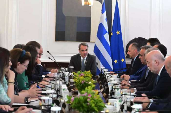 «Εντολή» Μητσοτάκη το «σηκώστε μανίκια»: Προτεραιότητα η ακρίβεια, έρχονται 12 νομοσχέδια έως τον Αύγουστο