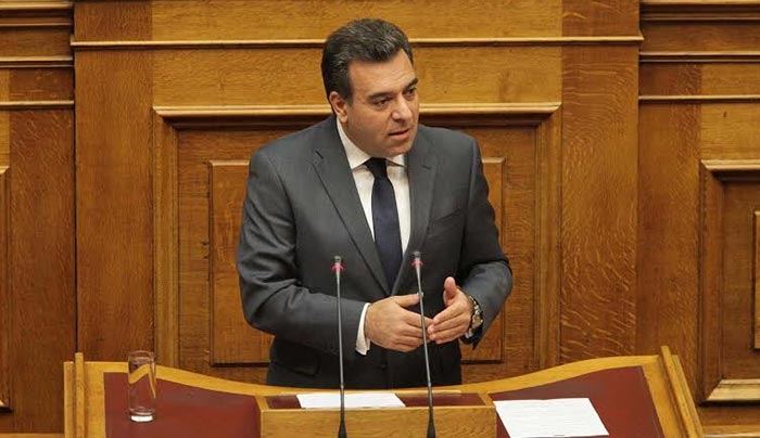 ΜΑΝΟΣ ΚΟΝΣΟΛΑΣ: «ξαφνικός» θάνατος» για τους ελεύθερους επαγγελματίες