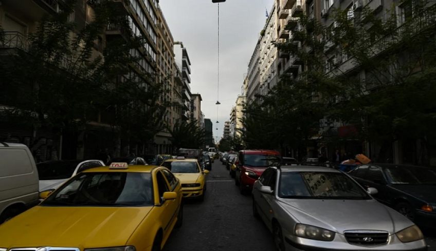 Αυξάνονται τα άτομα που επιτρέπονται στο αυτοκίνητο, τι ισχύει για τα ταξί