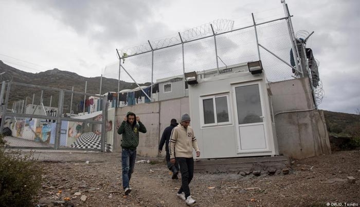 DW: Έρχονται τα κέντρα κράτησης στα ελληνικά νησιά