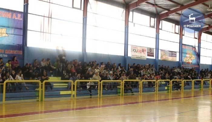 Η Περιφέρεια ανέλαβε την «ανακαίνιση» του κλειστού Κρεμαστής