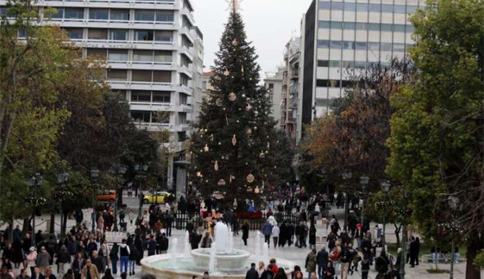 Εορταστικό ωράριο: Πώς θα λειτουργήσουν σήμερα παραμονή Πρωτοχρονιάς τα καταστήματα