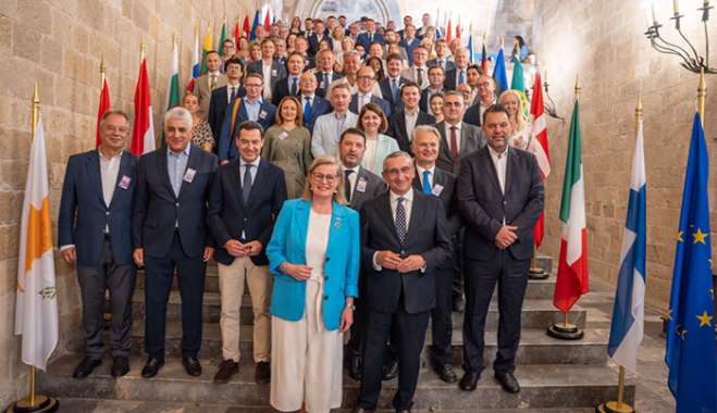 Με τη «Διακήρυξη της Ρόδου» το Ευρωπαϊκό Λαϊκό Κόμμα στην Επιτροπή των Περιφερειών ζητά έναν φιλόδοξο ευρωπαϊκό προϋπολογισμό με επίκεντρο τις τοπικές πραγματικότητες και ισχυρή περιφερειακή συνεργασία