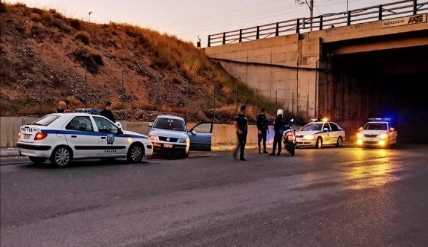 Κινηματογραφική καταδίωξη στον Ασπρόπυργο: Ληστές εμβόλισαν περιπολικό [βίντεο]