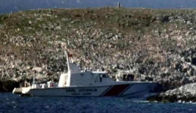 «Μυρίζει μπαρούτι» στο Αιγαίο - Η τουρκική ακτοφυλακή στα 2 μέτρα από τα Ίμια