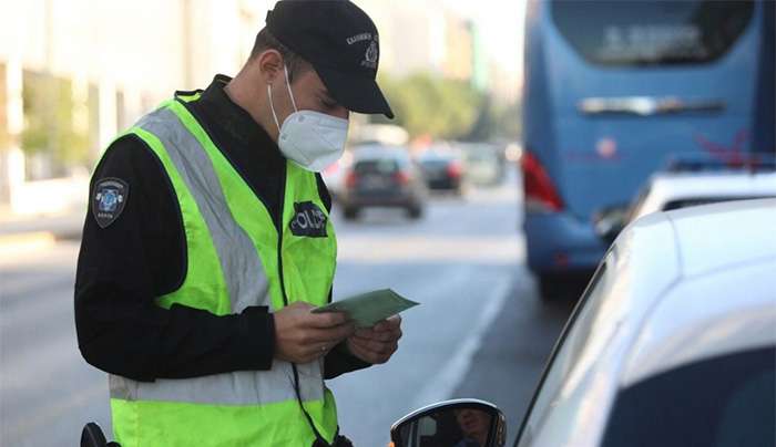 Το χαρτί που πρέπει να έχεις στο αυτοκίνητο για να γλυτώσεις το πρόστιμο των 400 ευρώ