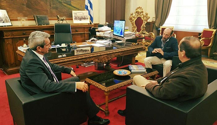 Συνάντηση του Περιφερειάρχη κ. Γιώργου Χατζημάρκου με τον Πρόεδρο και τον Γ. Γραμματέα του Εργατικού Κέντρου Ρόδου