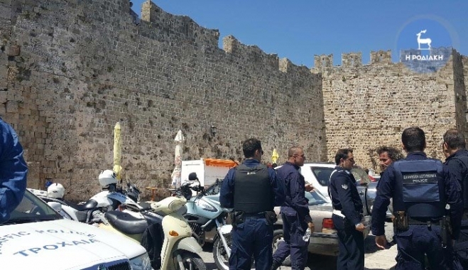 Ροδίτης ανέβηκε στα τείχη της Παλιάς Πόλης και απειλούσε να αυτοκτονήσει!