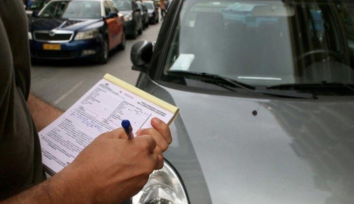 Το επικό μήνυμα μίας οδηγού στη δημοτική αστυνομία για να αποφύγει την κλήση - ΦΩΤΟ
