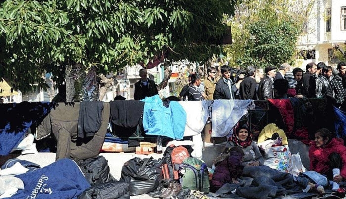 Μετανάστες: ΜΚΟ μάς λένε να μη φύγουμε από το λιμάνι και να ζητήσουμε άσυλο