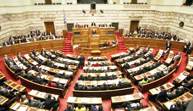 Απόψε η μεγάλη μάχη των πολιτικών αρχηγών στην Βουλή