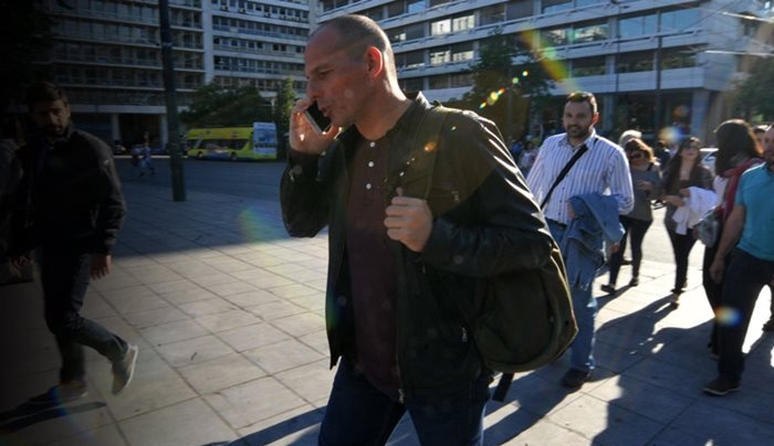 Βαρουφάκης: Οι μισθοί και οι συντάξεις είναι ιερά πράγματα