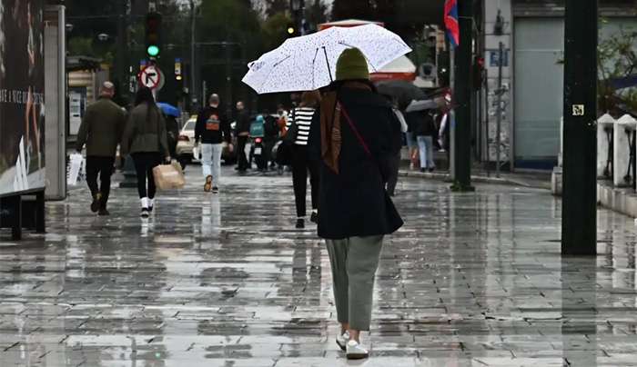 Καιρός σήμερα: Τοπικές βροχές και χαμηλές θερμοκρασίες – Πού θα πέσουν χιόνια