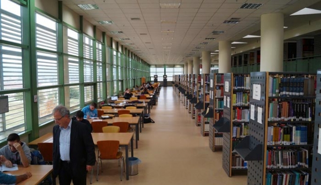 Πρόταση-«βόμβα» για κατάργηση των έντυπων συγγραμμάτων στα πανεπιστήμια, προκαλεί αντιδράσεις