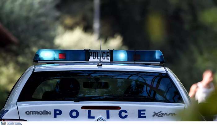 Γυναικοκτονία στο Κουκάκι: Βρήκε μαχαιρωμένη την 46χρονη μητέρα του