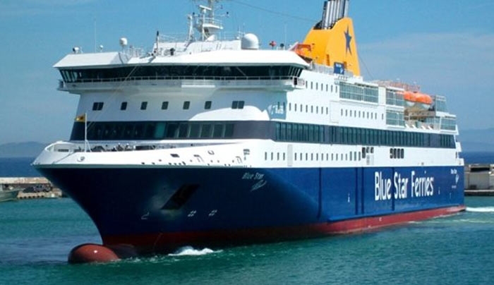 Το Blue Star Patmos κατέπλευσε εκτάκτως στο Λαύριο