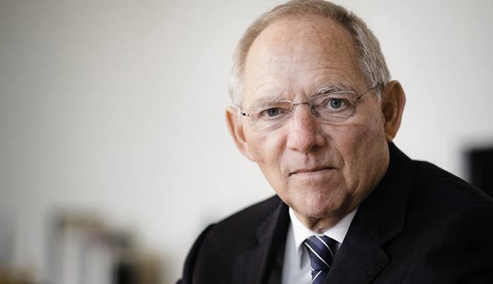 Σόιμπλε σε Bundestag: «Ψηφίστε για να δώσουμε περισσότερο χρόνο, όχι περισσότερα λεφτά»