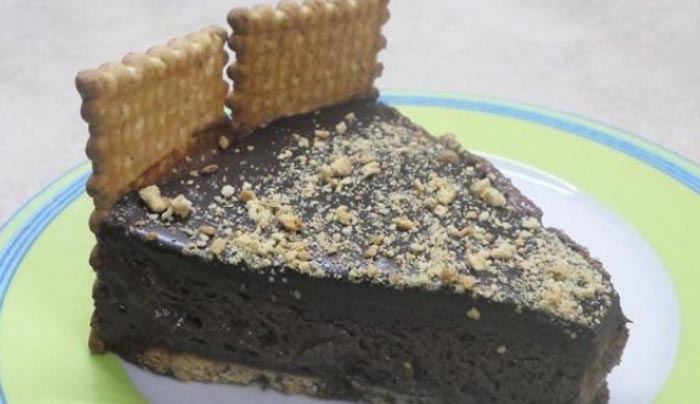 Σοκολατένια τούρτα με μπισκότα πτι μπερ