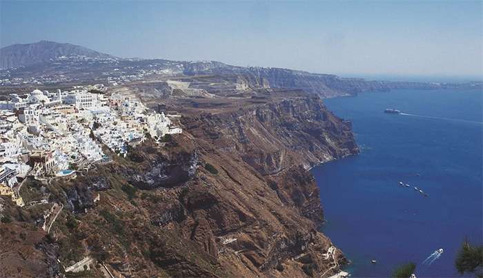Σεισμοί στη Σαντορίνη: Κλειστά σχολεία και αποφυγή συγκεντρώσεων σε εσωτερικούς χώρους - Τι αποφάσισε η Eπιτροπή Σεισμικού Κινδύνου