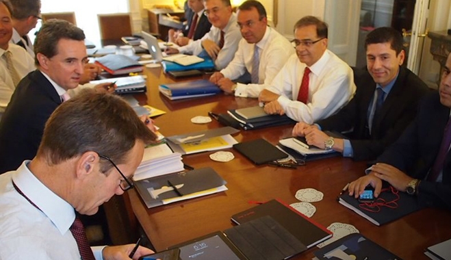 Φόβοι ότι ετοιμάζει μεγάλο «μπαμ» η Τρόικα